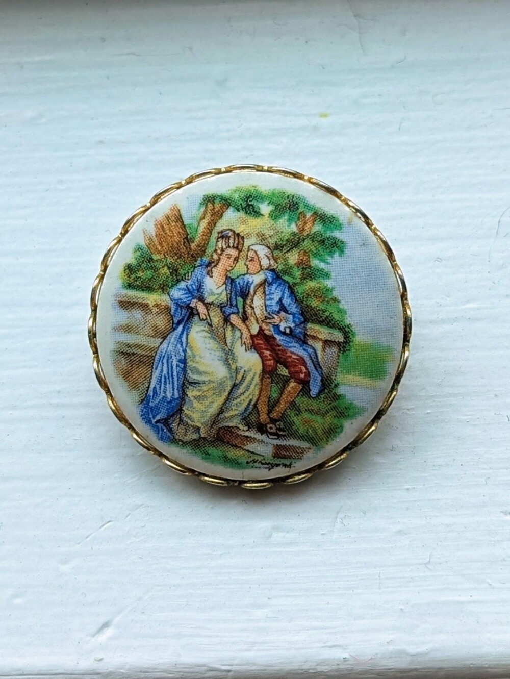 VINTAGE ⚜️ victorian revival romantic transfers gold tone brooch